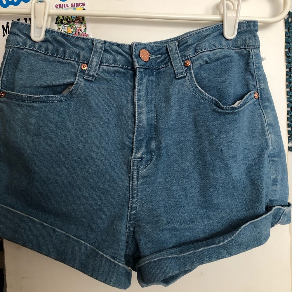 Forever 21 Blue Mom shorts size 27